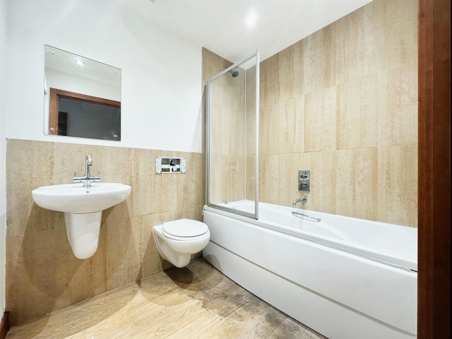 2 bedroom Flat for Letting Galleries Court Kenway, Southend-On-Sea
