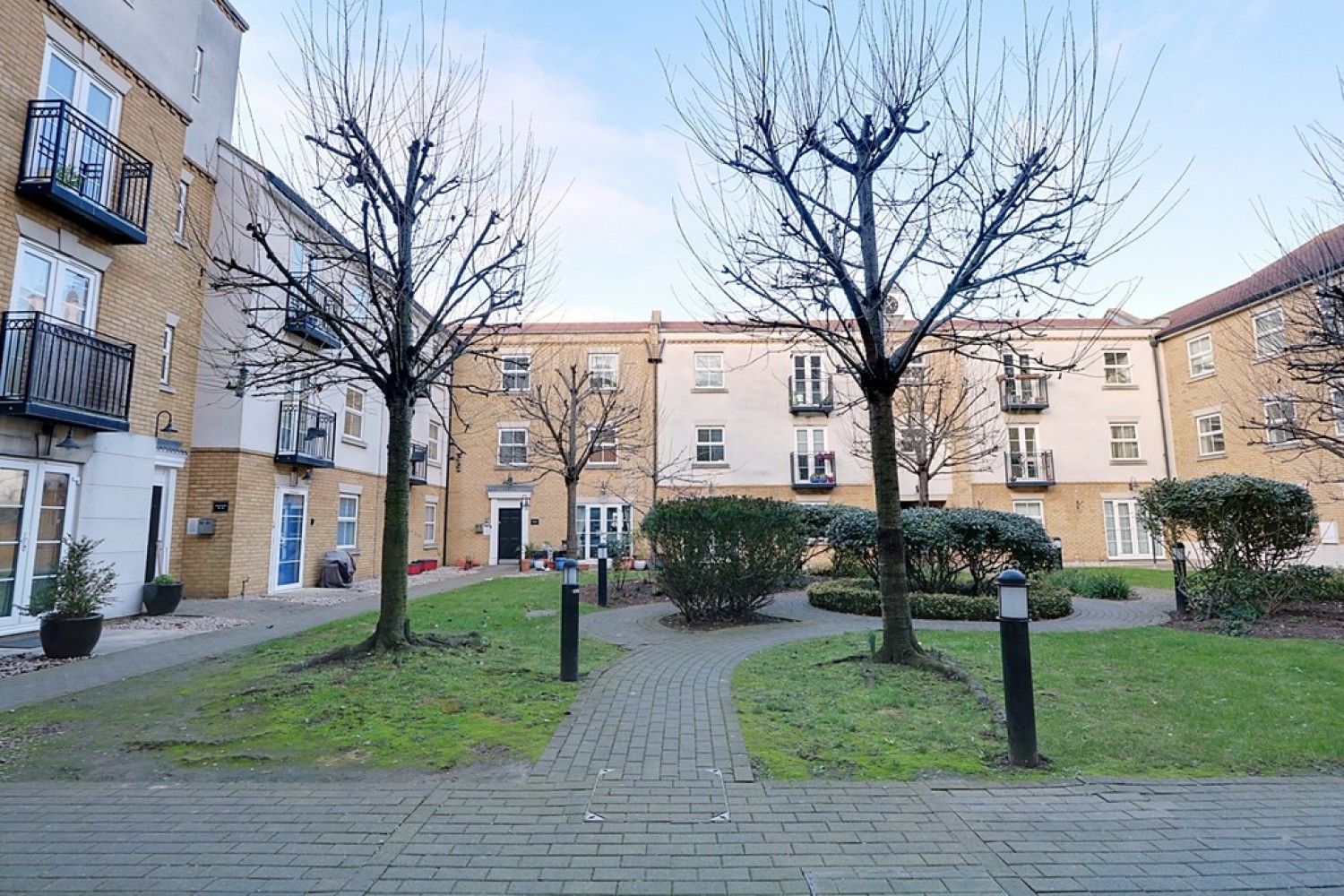 2 bedroom Flat for Letting Audley Court, Forge Way