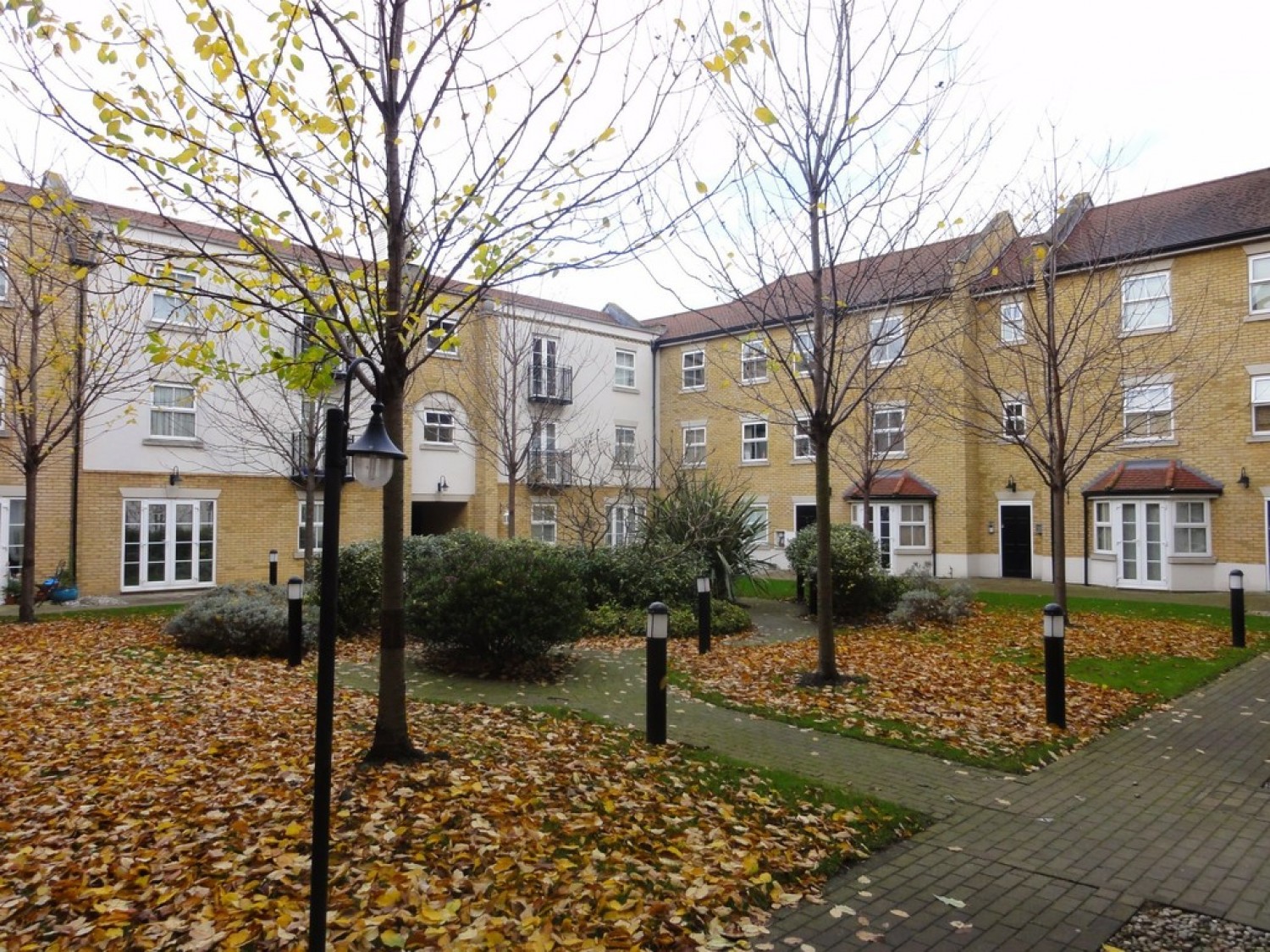 2 bedroom Flat for Letting Audley Court, Forge Way