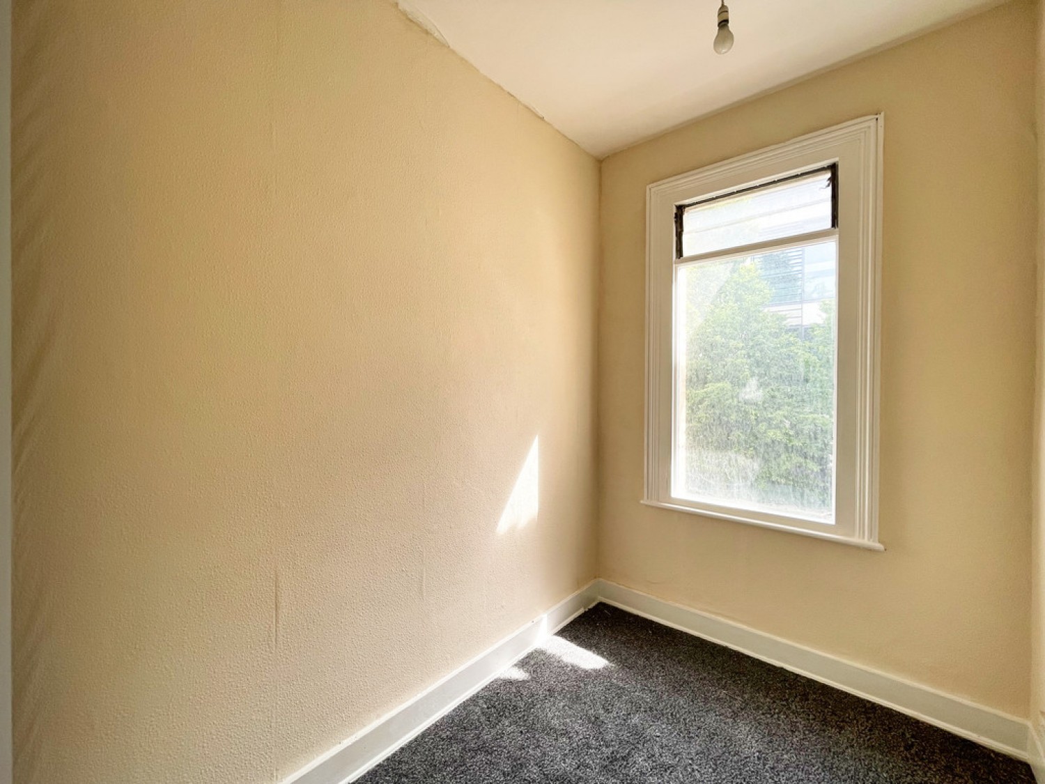 3 bedroom Flat for Letting Elmer Avenue, Southend On Sea