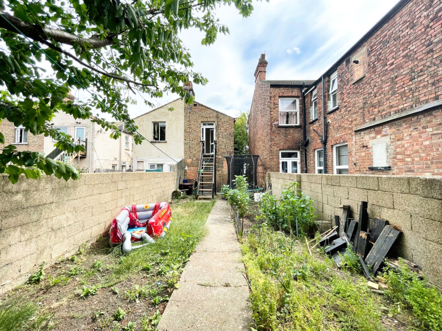 3 bedroom Flat for Letting Elmer Avenue, Southend On Sea