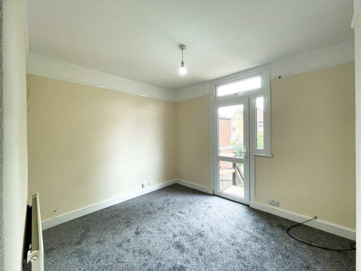 3 bedroom Flat for Letting Elmer Avenue, Southend On Sea
