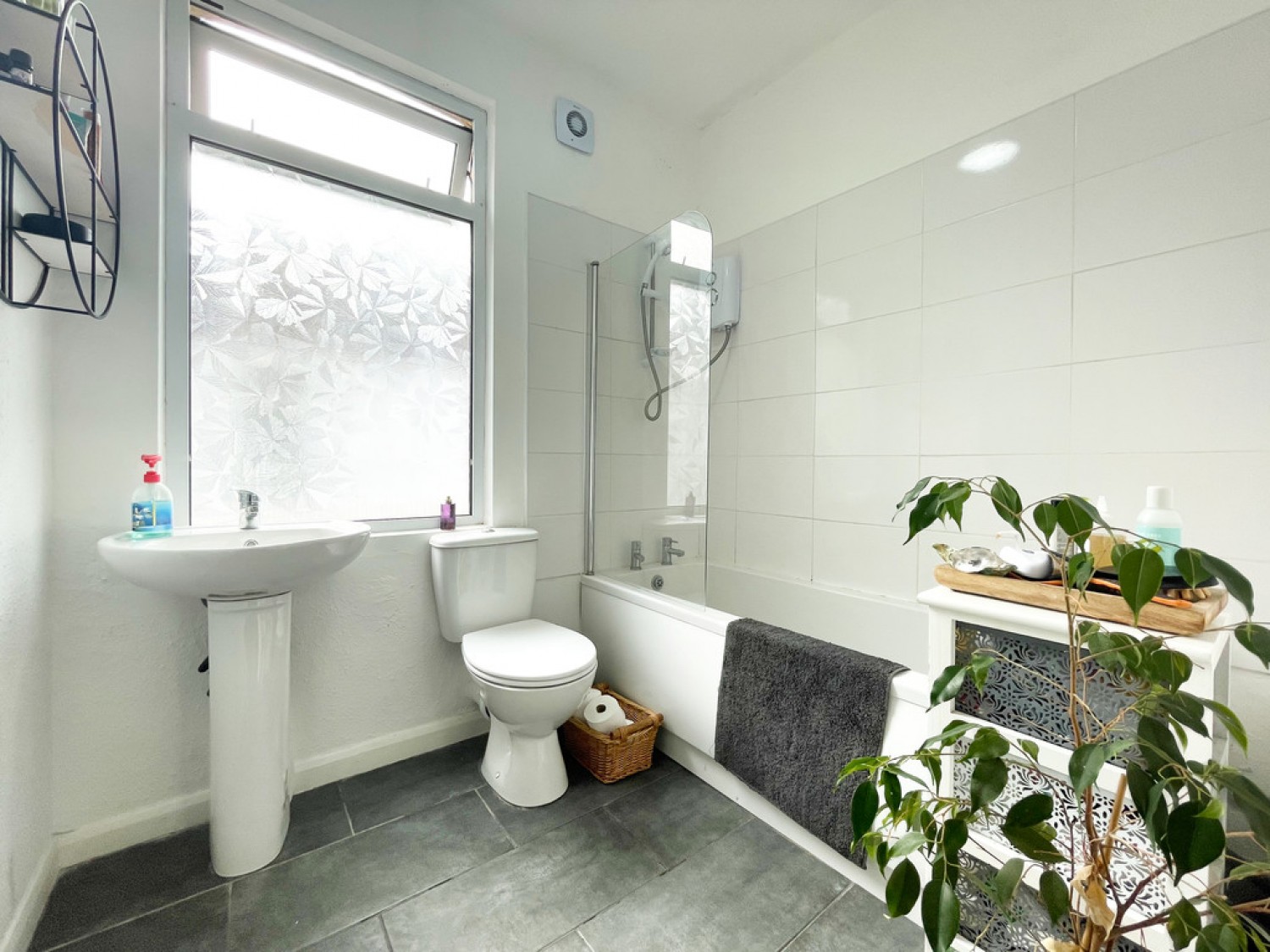 2 bedroom Flat for Letting Marine Avenue, Westcliff On Sea