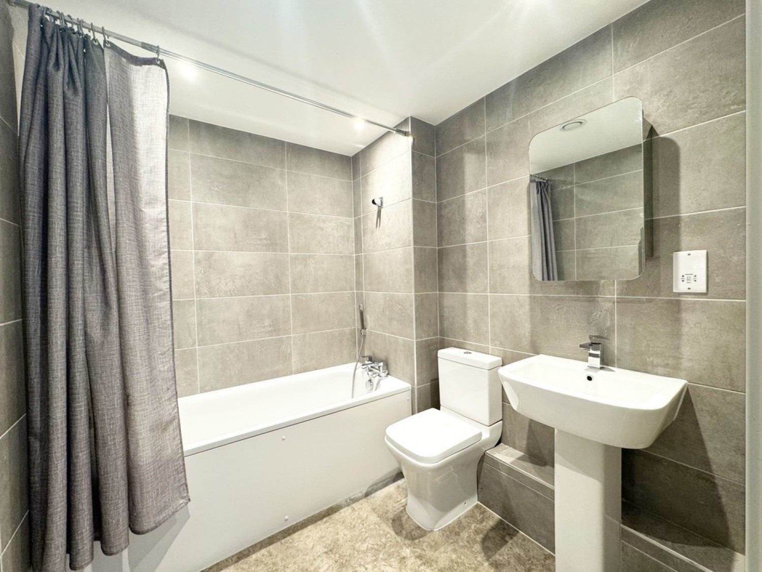 2 bedroom Flat for Letting The Tide, London Road, Southend