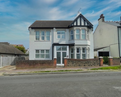 Alison House, 10 Sandown Avenue