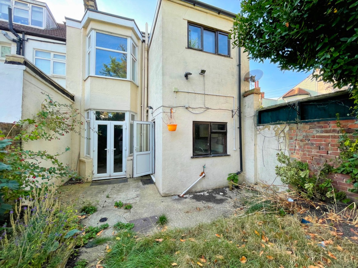 Oakleigh Park Drive , Southend On Sea