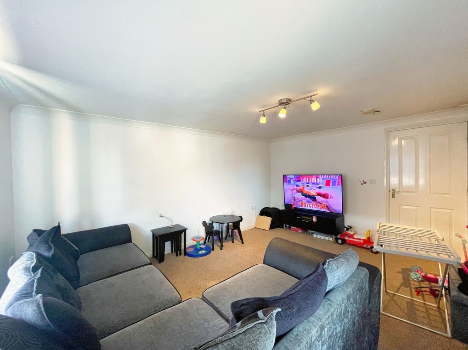 2 bedroom Flat in Collier Way, Southend On Sea