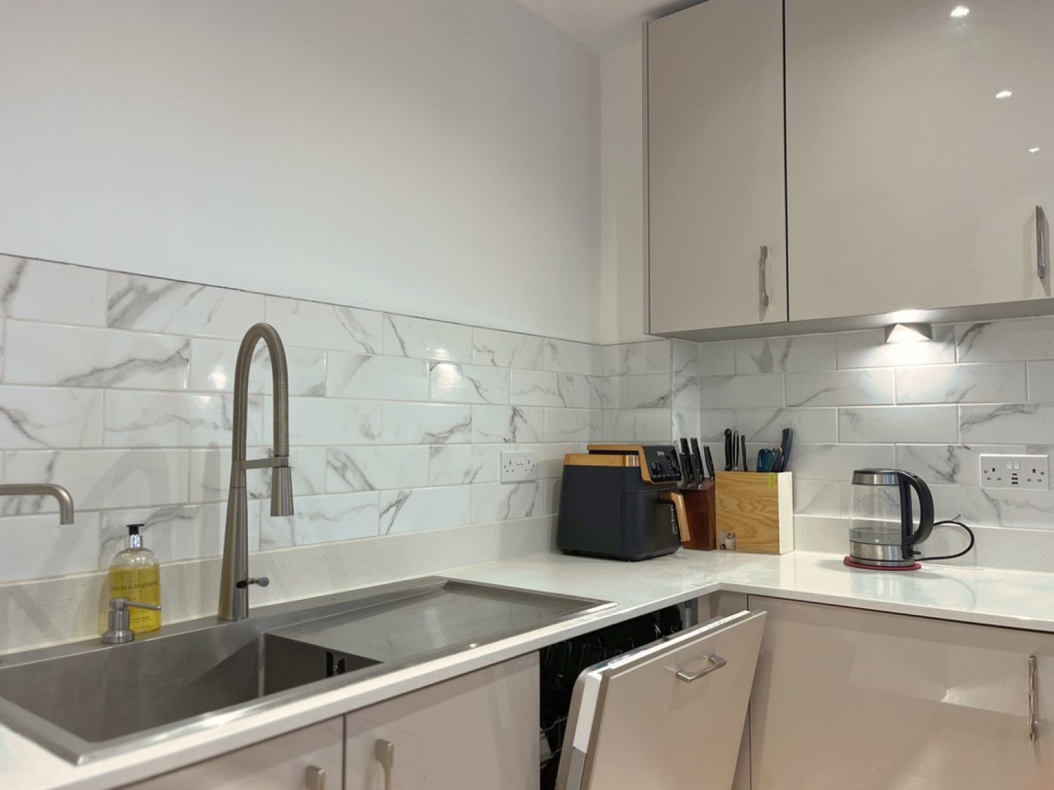 2 bedroom Flat for Sale 27 Victoria Avenue, Southend On Sea