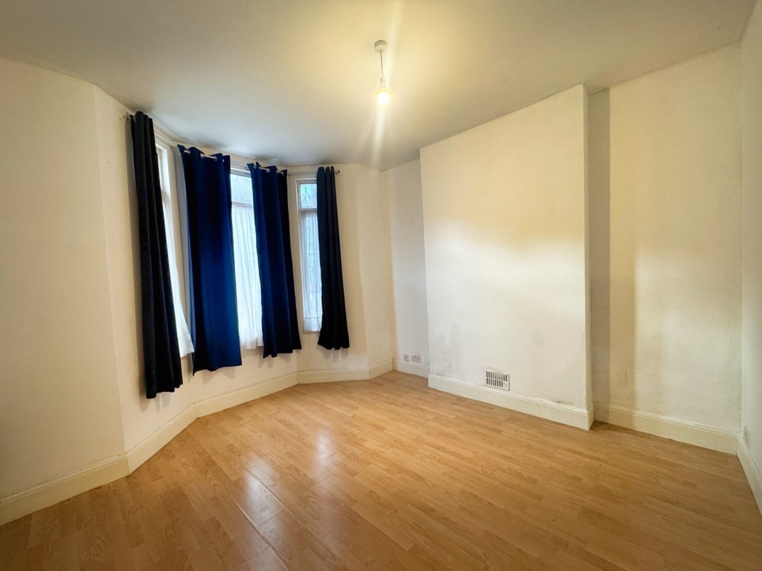 3 bedroom House for Sale Gordon Road, Southend On Sea, Essex