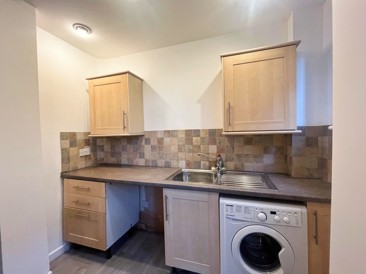 2 bedroom Flat for Letting Cossington Road, Westcliff On Sea