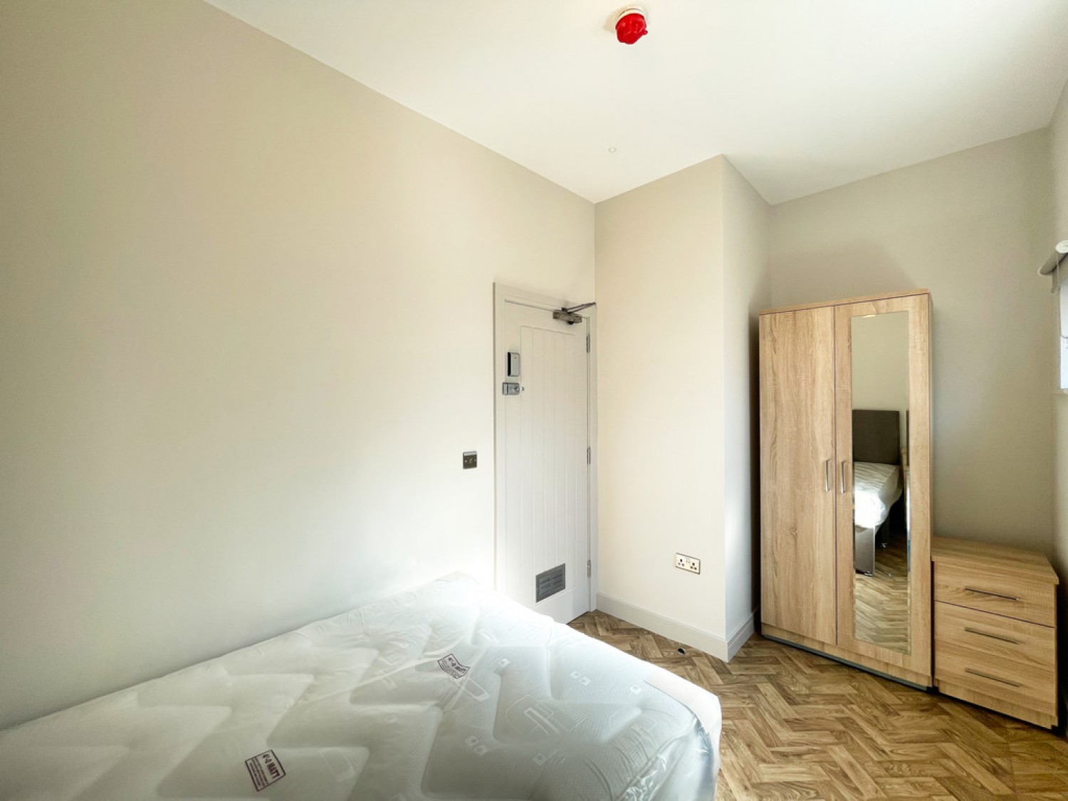 1 bedroom House of Multiple Occupation for Letting Ramuz Drive, Westcliff On Sea