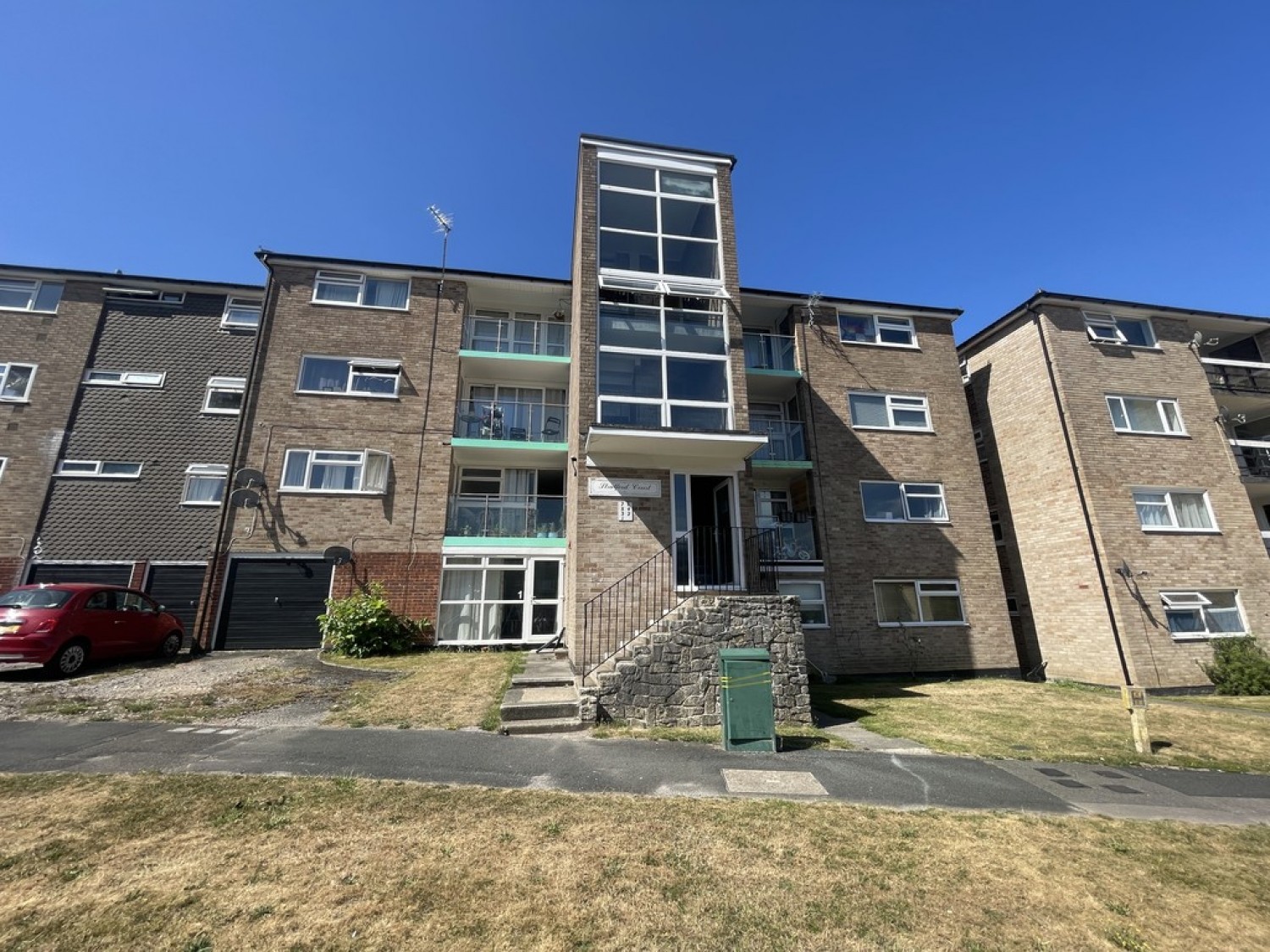 Stratford Court, Northlands Drive