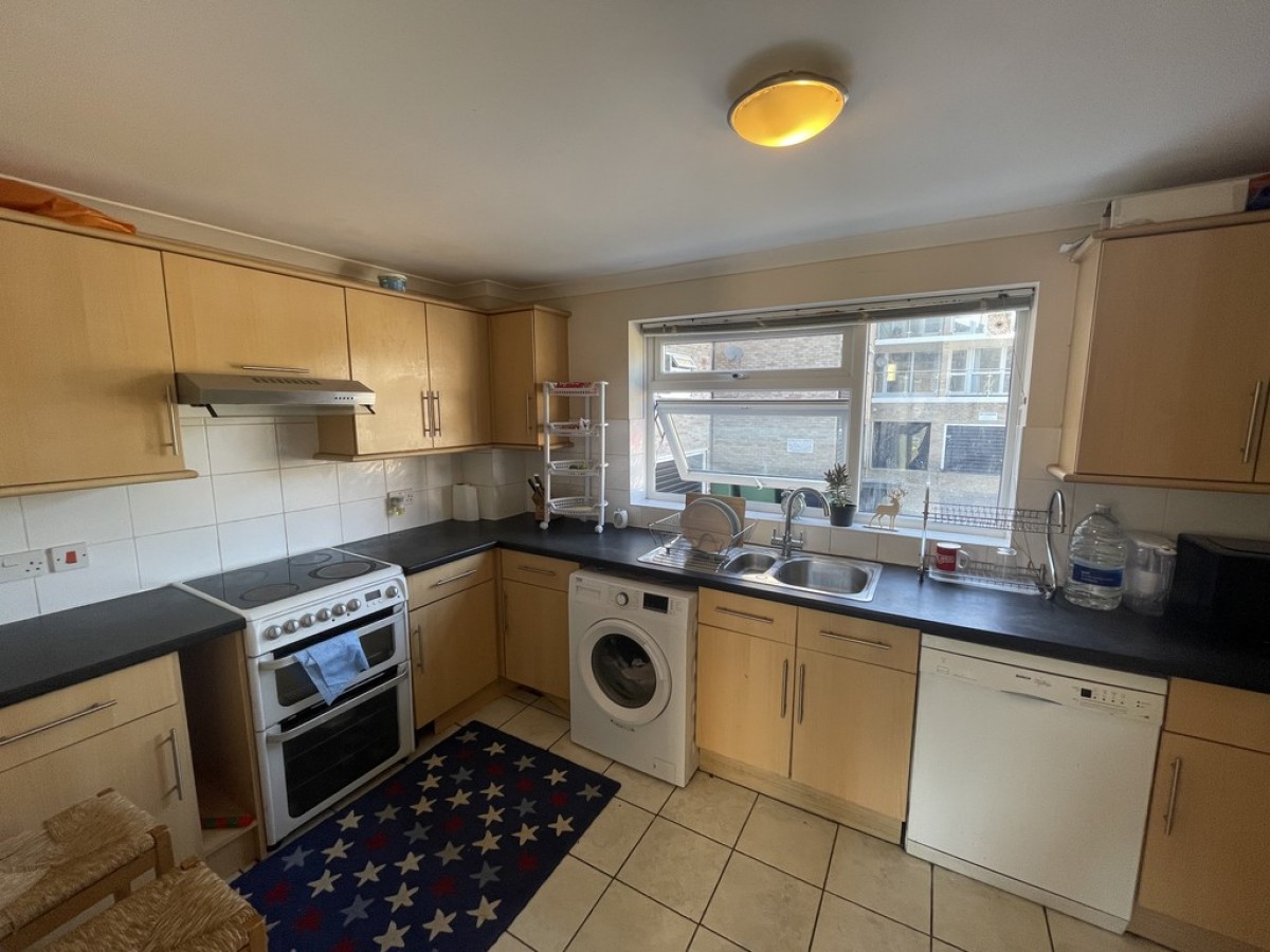 Stratford Court, Northlands Drive