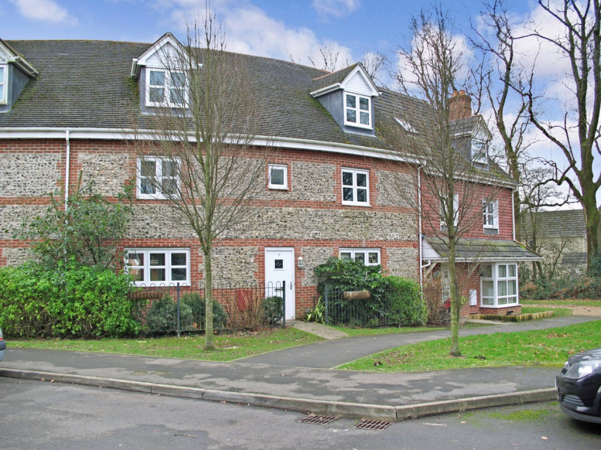 Goldcrest Way, Four Marks