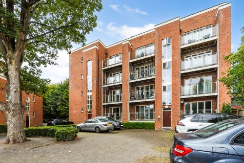 Treasury Court, Cross Street