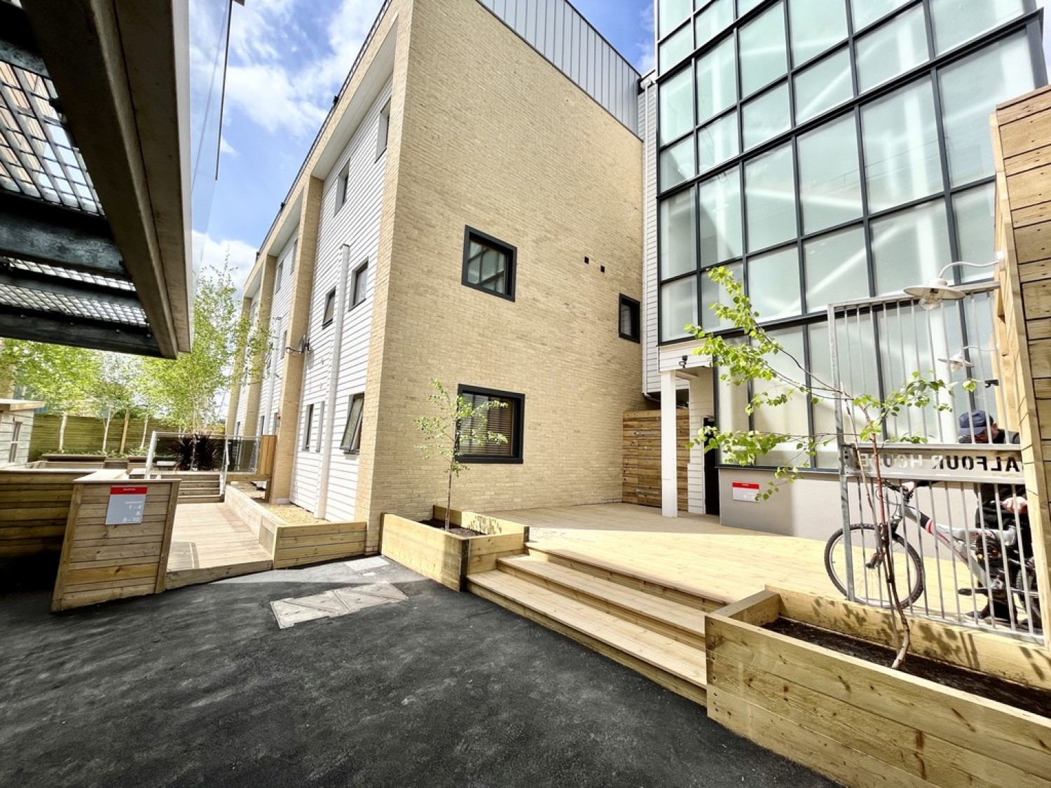 2 bedroom Flat for Letting Winnall Close, Winchester, Hampshire