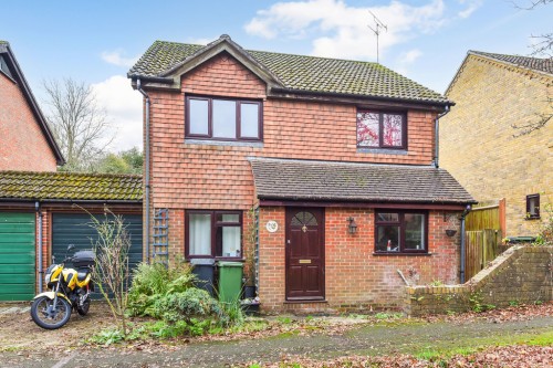 Honeysuckle Close, Badger Farm, Winchester