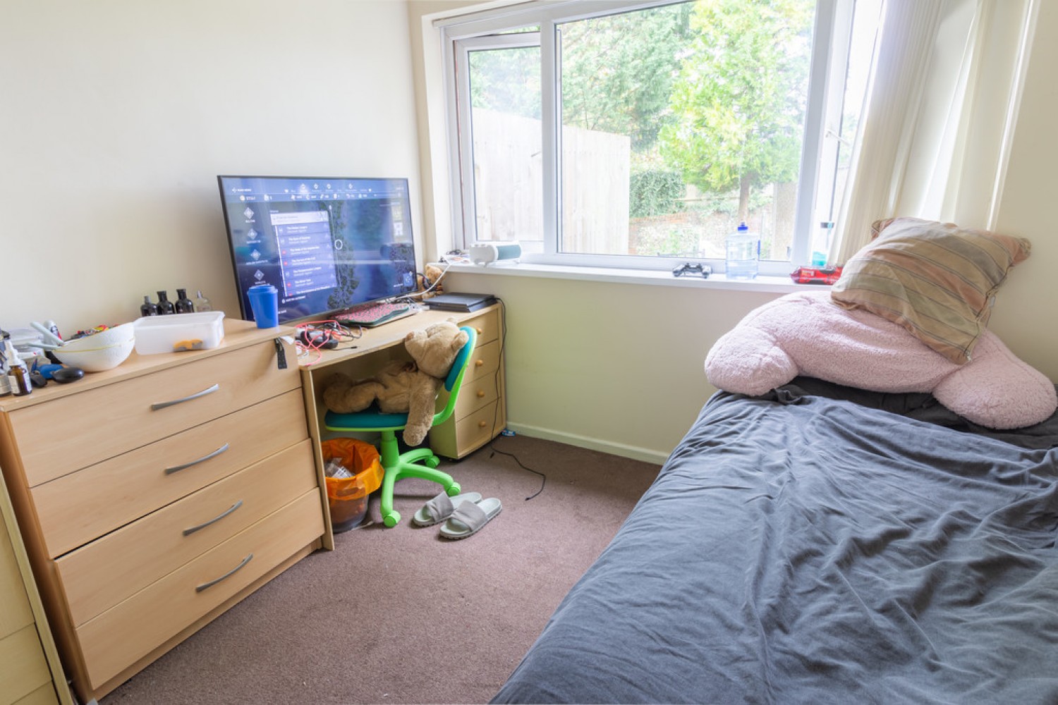 6 bedroom House for Letting Greenhill Close*, Winchester, Hampshire