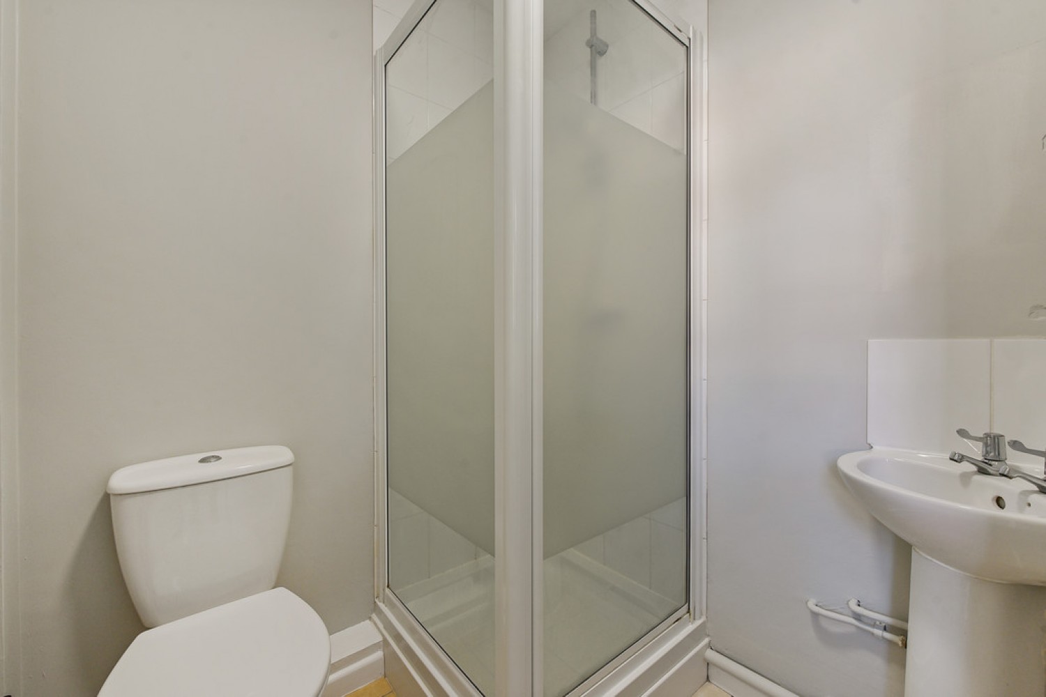 Kings Avenue, Stanmore