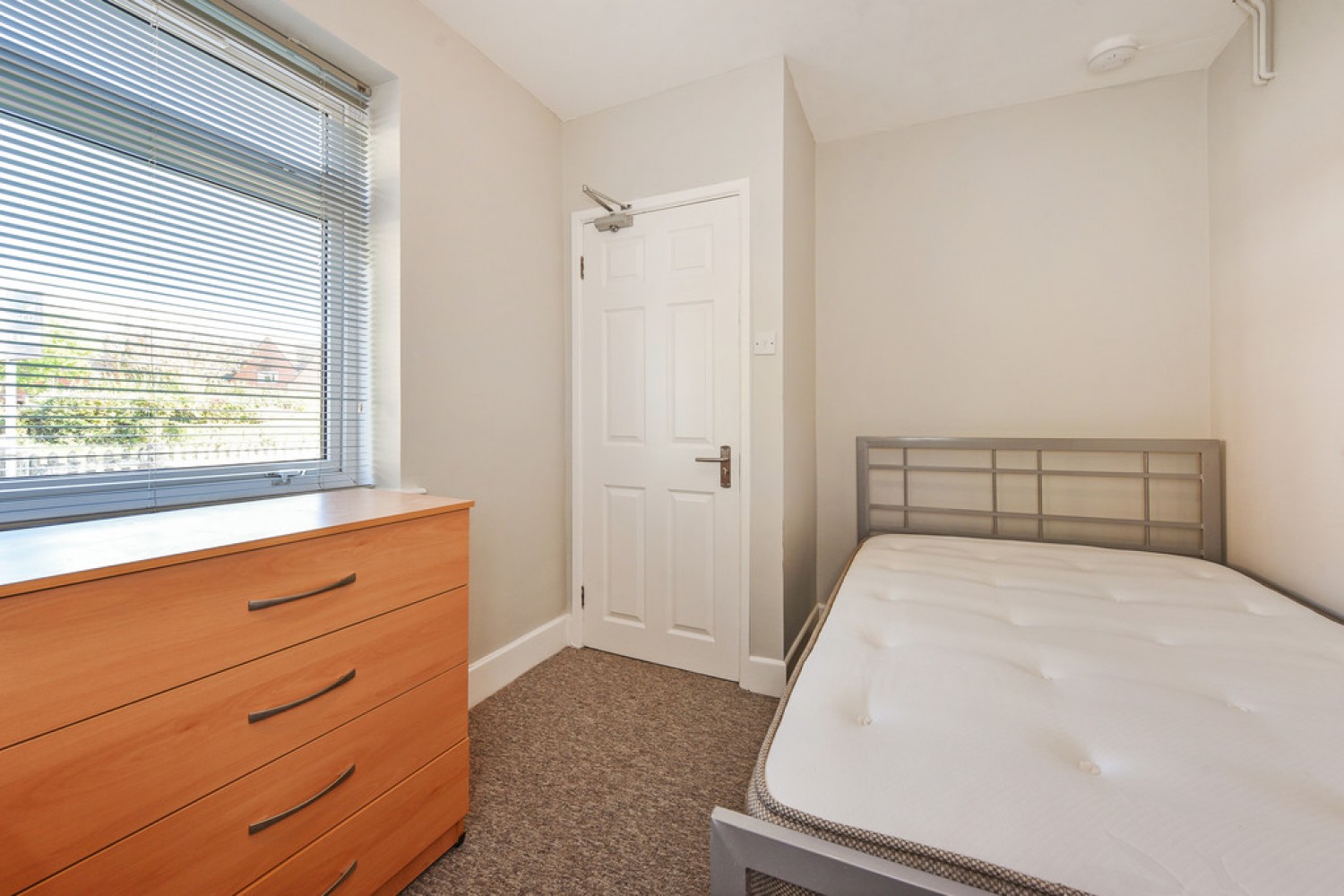 Kings Avenue, Stanmore