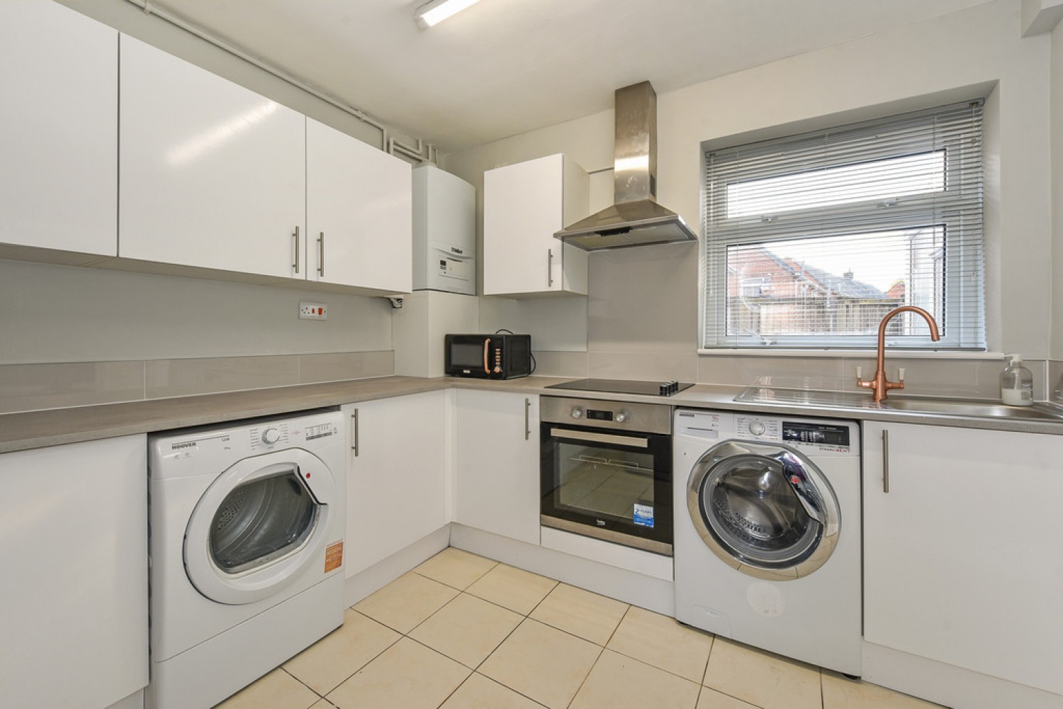 Kings Avenue, Stanmore