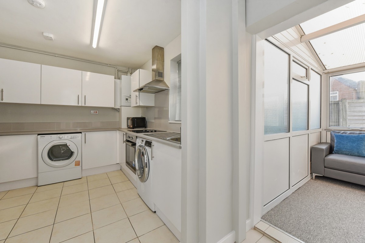 Kings Avenue, Stanmore