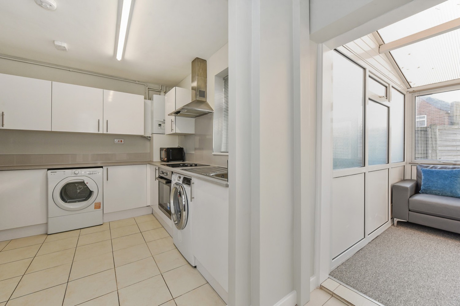 Kings Avenue, Stanmore