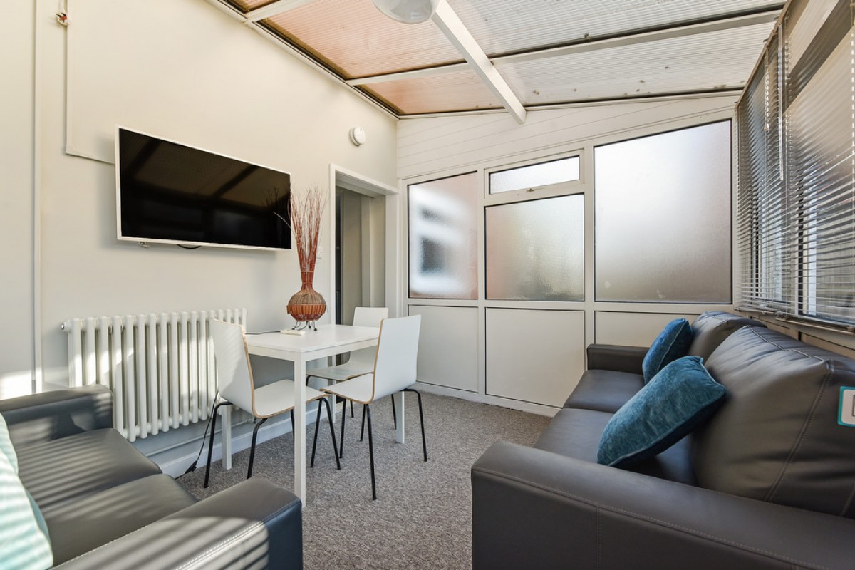 Kings Avenue, Stanmore