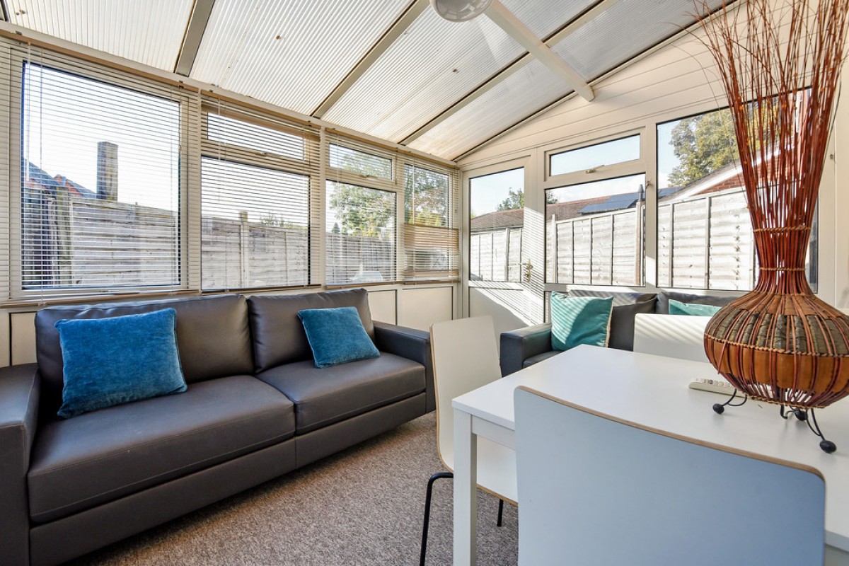 Kings Avenue, Stanmore