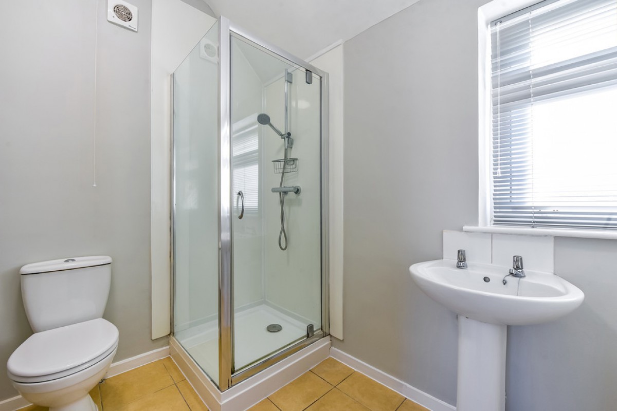 Kings Avenue, Stanmore