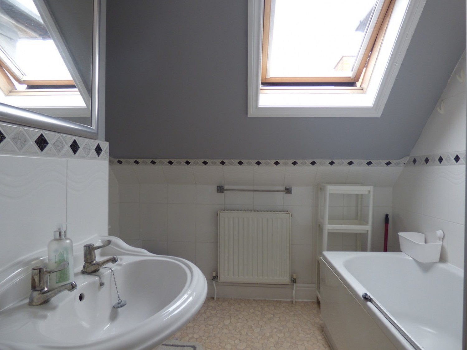 3 bedroom Flat for Letting Central Winchester