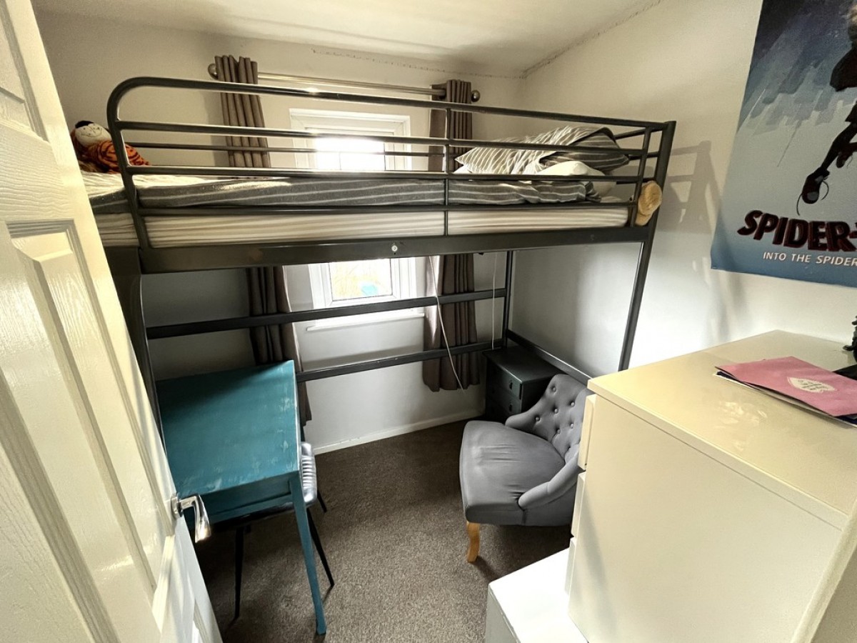 Aldrin Close, Charlton