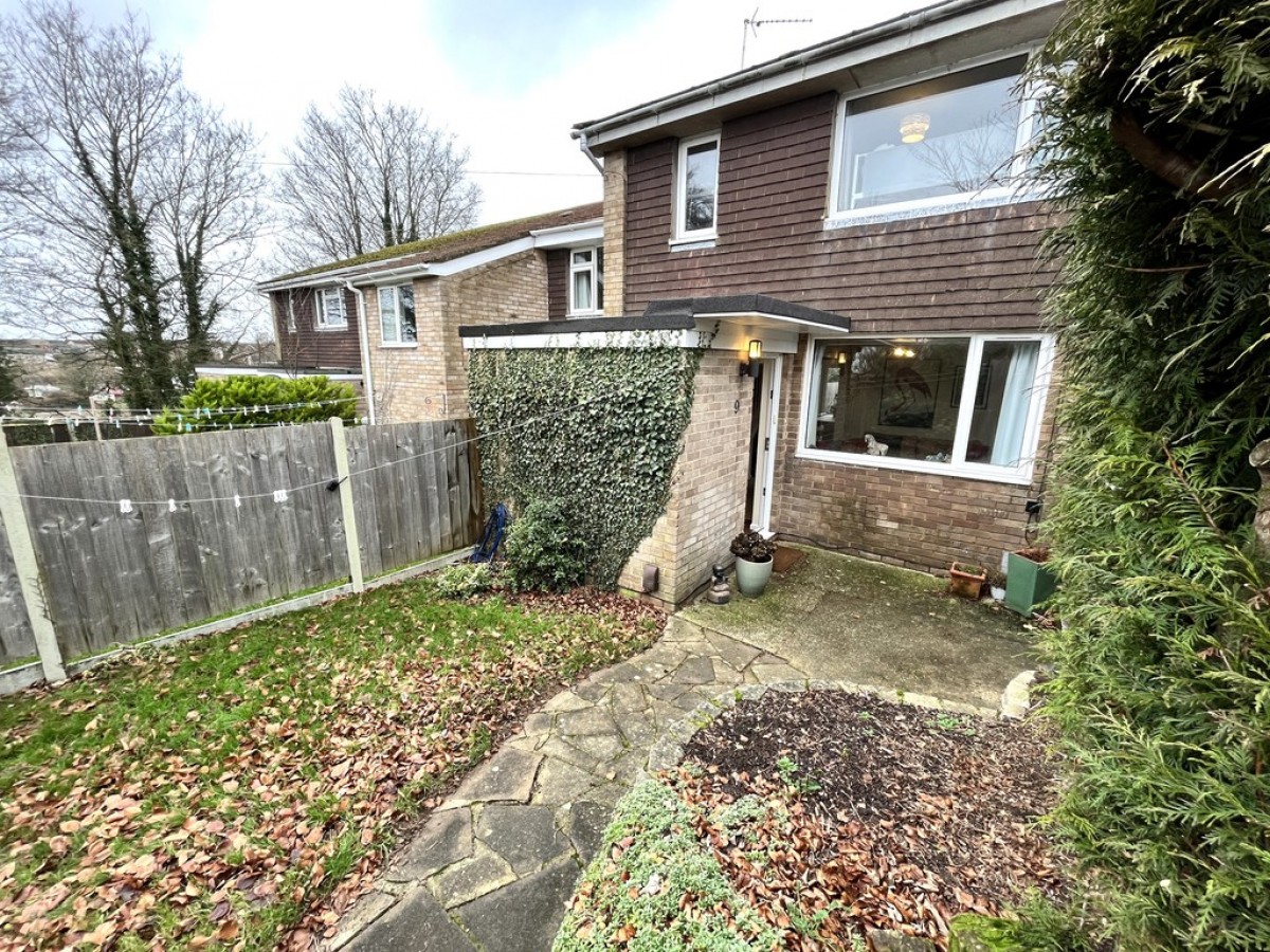 Aldrin Close, Charlton