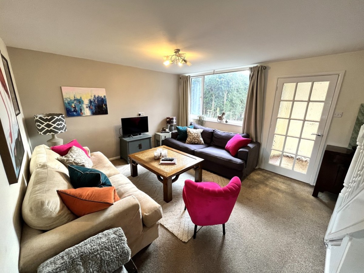 Aldrin Close, Charlton