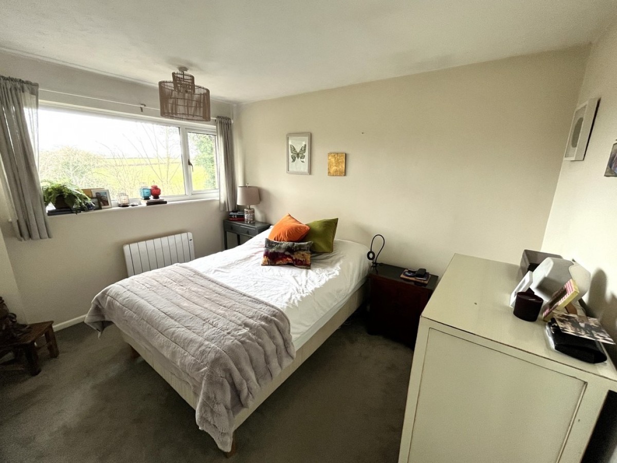 Aldrin Close, Charlton