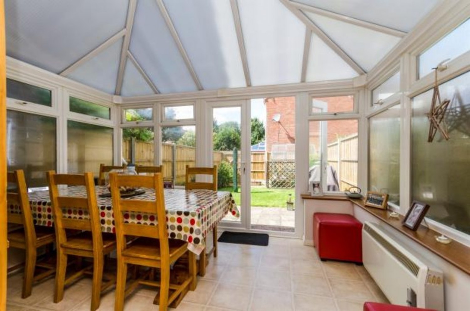 2 bedroom House for Letting Pennington Close, Colden Common