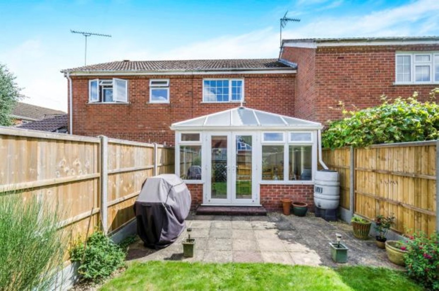2 bedroom House for Letting Pennington Close, Colden Common