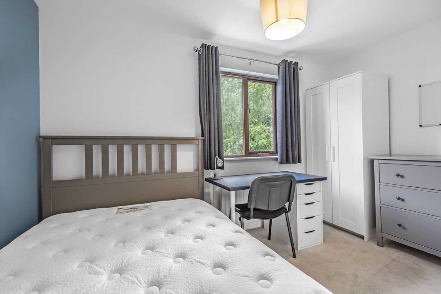 6 bedroom House in Ivy Close, Badger Farm, Winchester