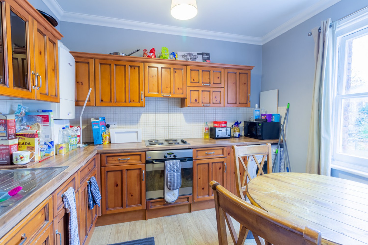 3 bedroom House of Multiple Occupation in Parchment Street, Winchester