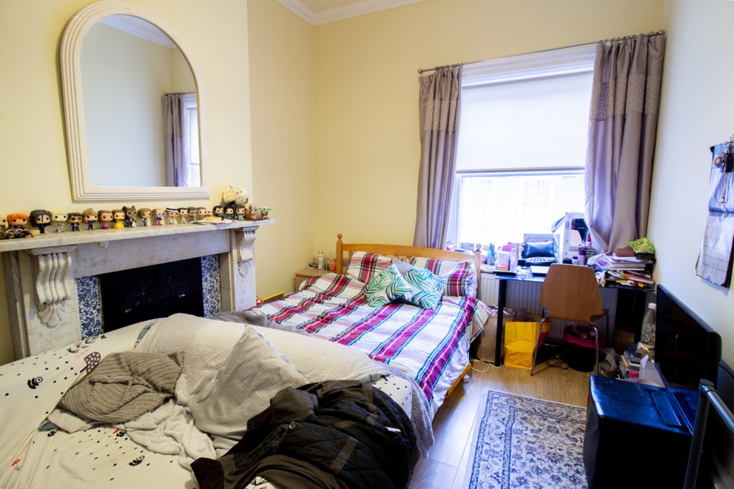 3 bedroom House of Multiple Occupation in Parchment Street, Winchester