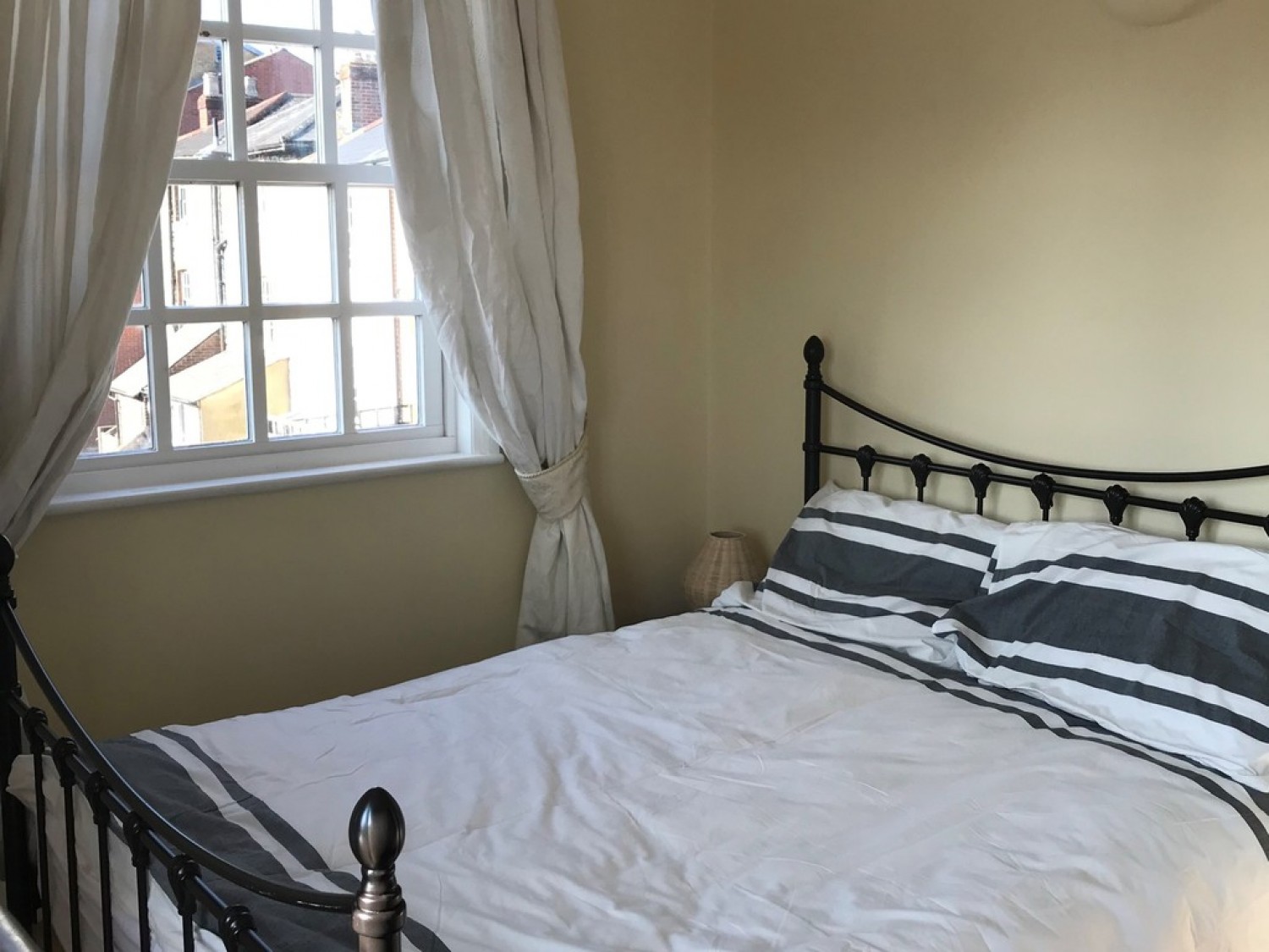 3 bedroom House of Multiple Occupation in Jewry Street, Winchester