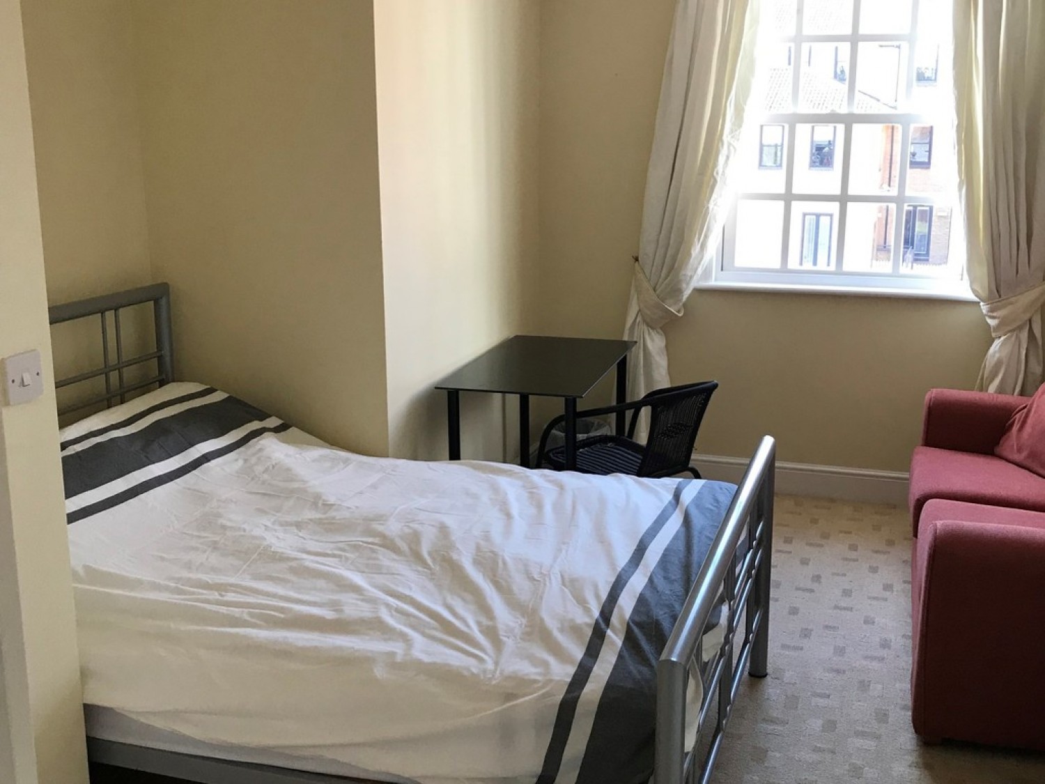 3 bedroom House of Multiple Occupation in Jewry Street, Winchester