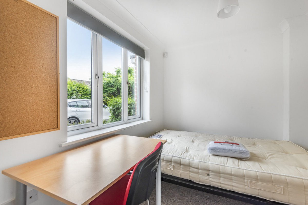 Montgomery Close, Stanmore, Winchester