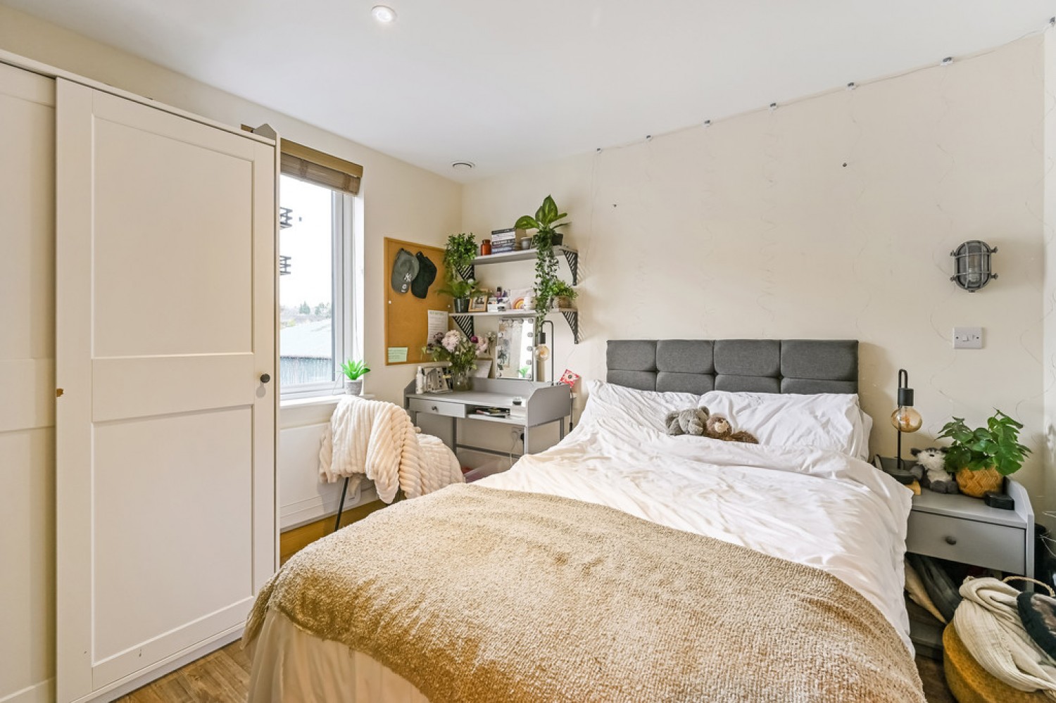 2 bedroom Flat for Letting Winnall Close, Winchester, Hampshire