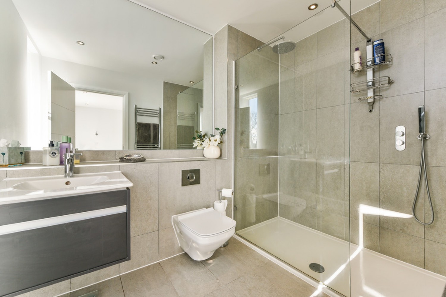Three Maids Close, Winchester
