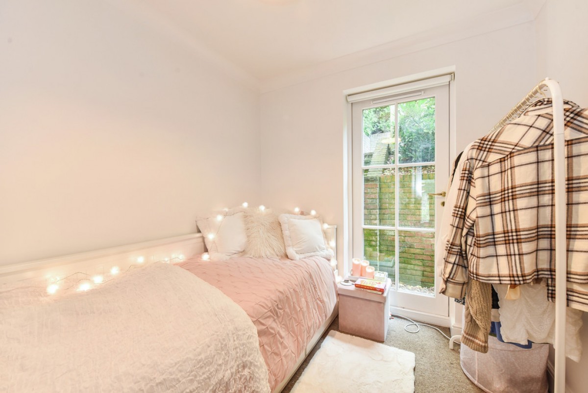 Bar End Road, Winchester