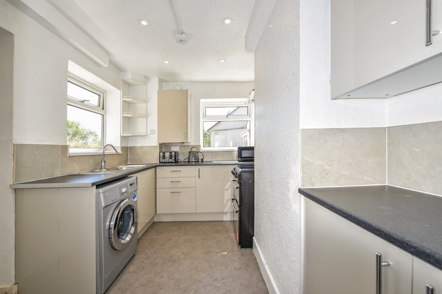 5 bedroom House in Fox Lane, Stanmore