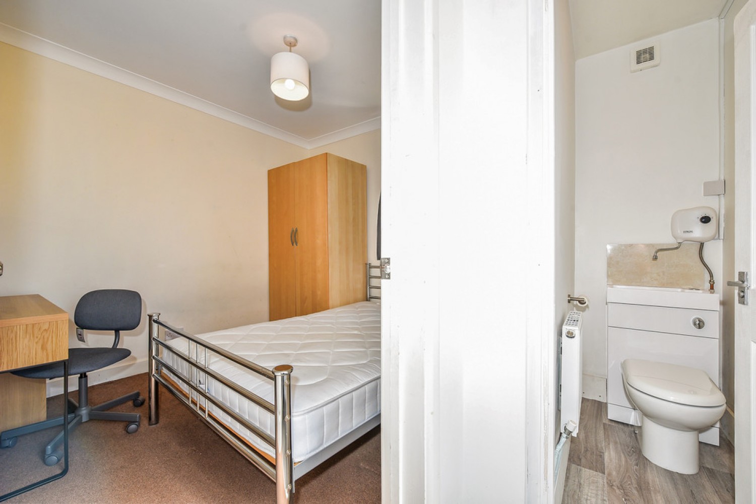 5 bedroom House in Fox Lane, Stanmore