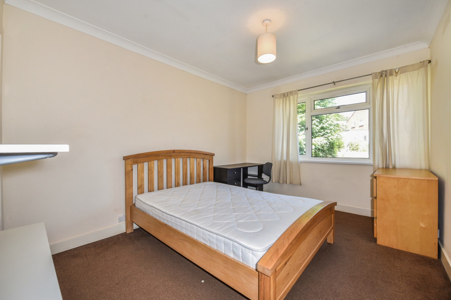 5 bedroom House in Fox Lane, Stanmore