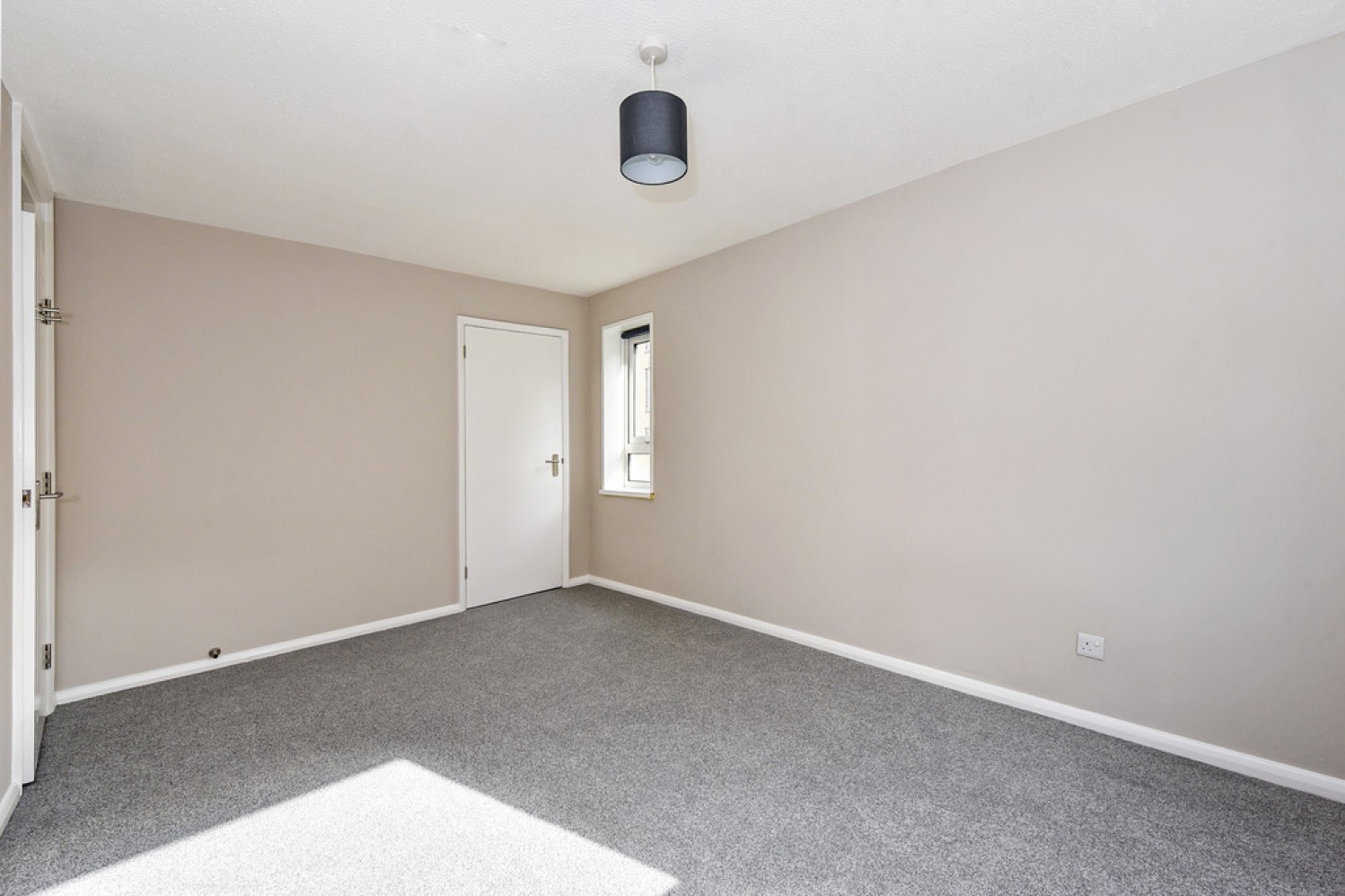 3 bedroom Flat for Letting Woolford Close, Stanmore, Winchester